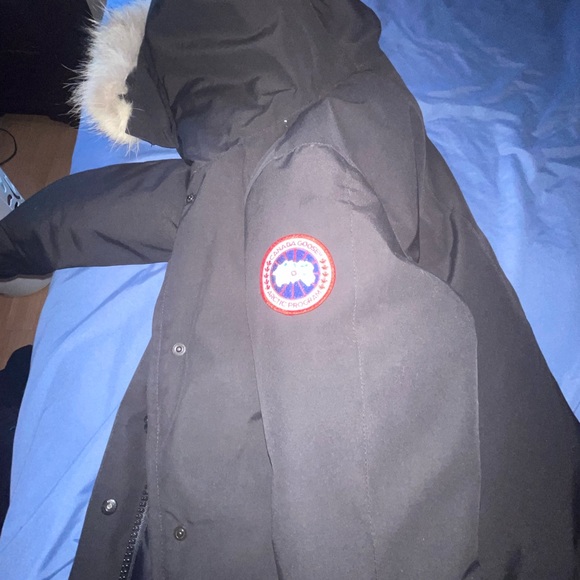 Canadian goose jacket 100% it’s in 10/10 condition - Picture 4 of 6